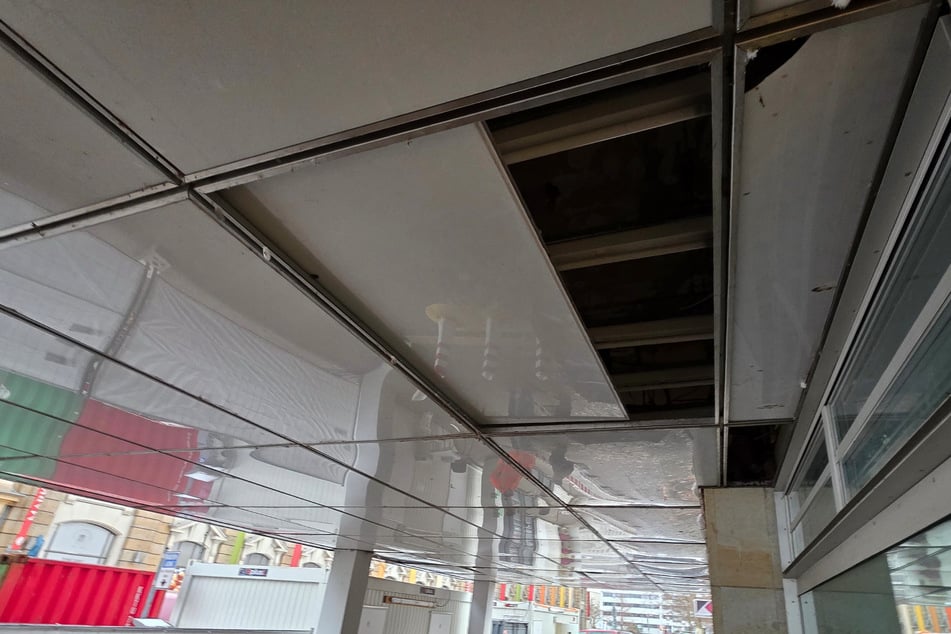 So ist der aktuelle Stand der Dachluke.