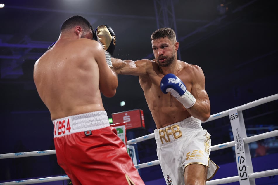 Erkämpfte sich den WBC-International-Titel in Magdeburg: Roman Fress (r.) gegen Yasir Basar (l.).