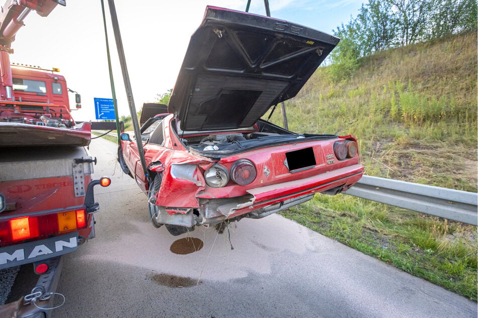 Der Ferrari 328 GTS war nach dem Crash nicht mehr zu gebrauchen.