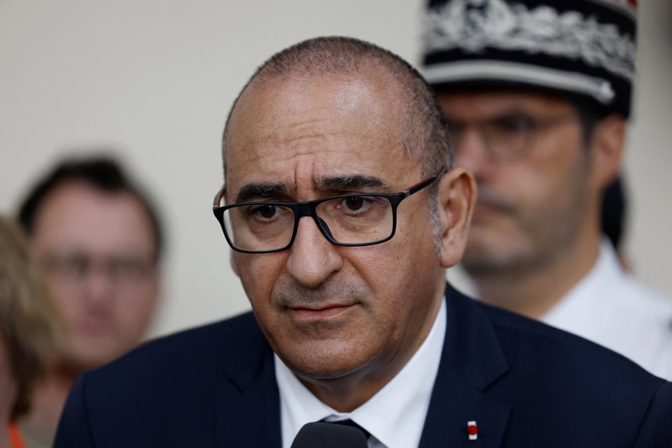 Frankreichs Innenminister Laurent Nuñez (62) ist auf dem Weg zur Unglücksstelle.