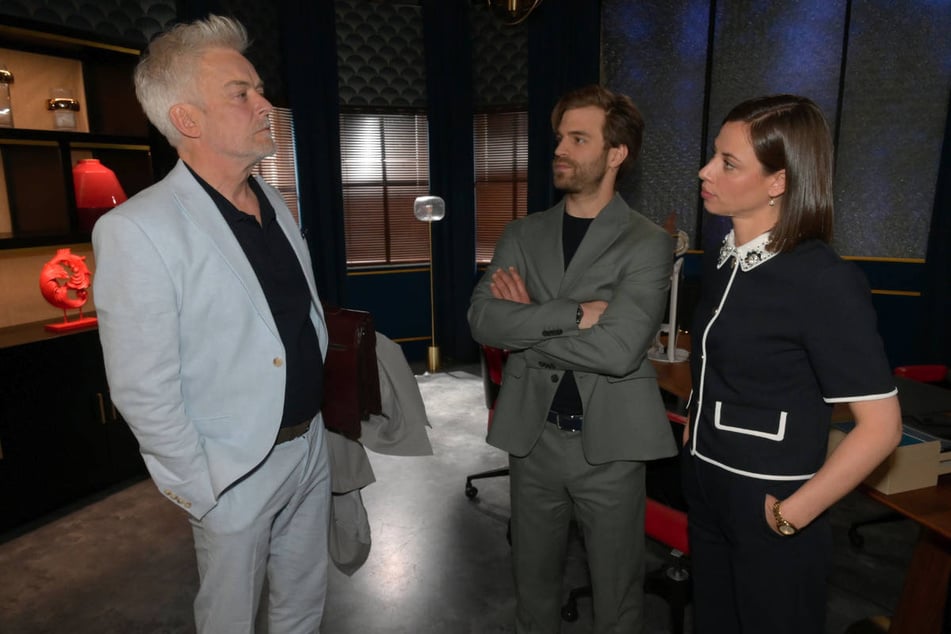 Das Verhältnis von Richard Kaltenbach (l.) zu seinen Stiefkindern Matilda und Julian ist komplett zerrüttet.