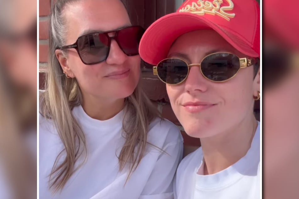 Seit 2023 sind Sängerin Juliette Schoppmann (45, l.) und Komikerin Tahnee (33) verheiratet.