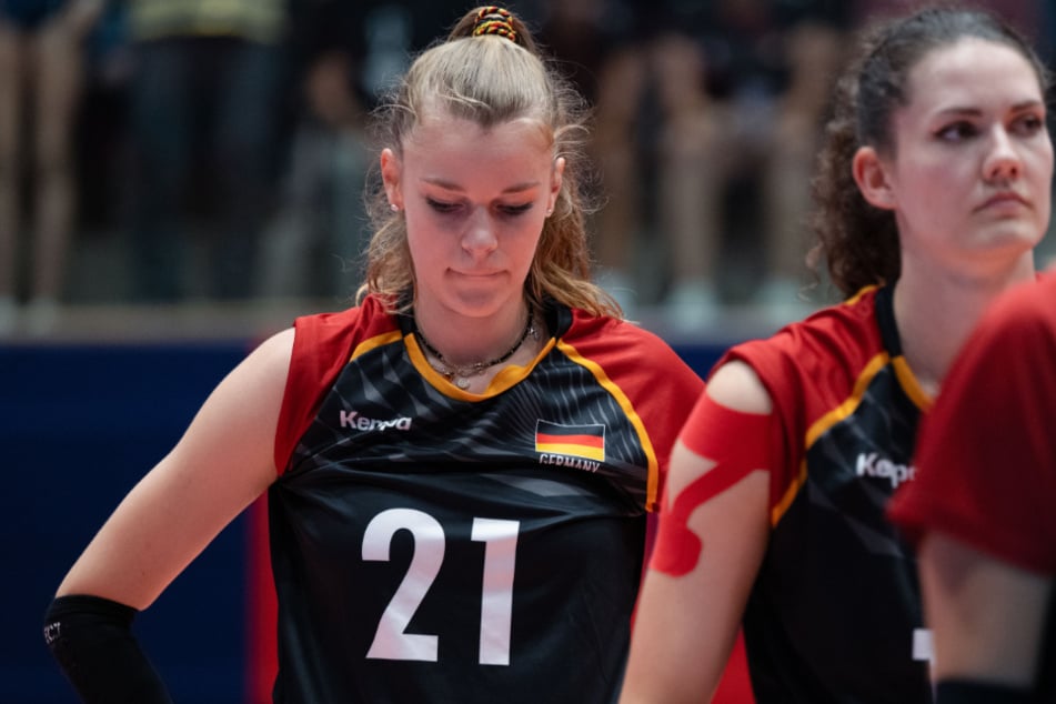 Bruchlandung! Klare Pleite für Volleyball-Mädels gegen Schweden