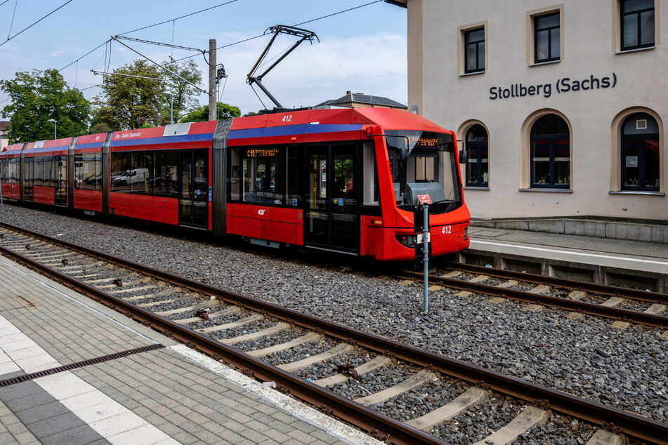 Sex-Attacke in Chemnitzer City-Bahn! Mann begrapscht drei Jugendliche