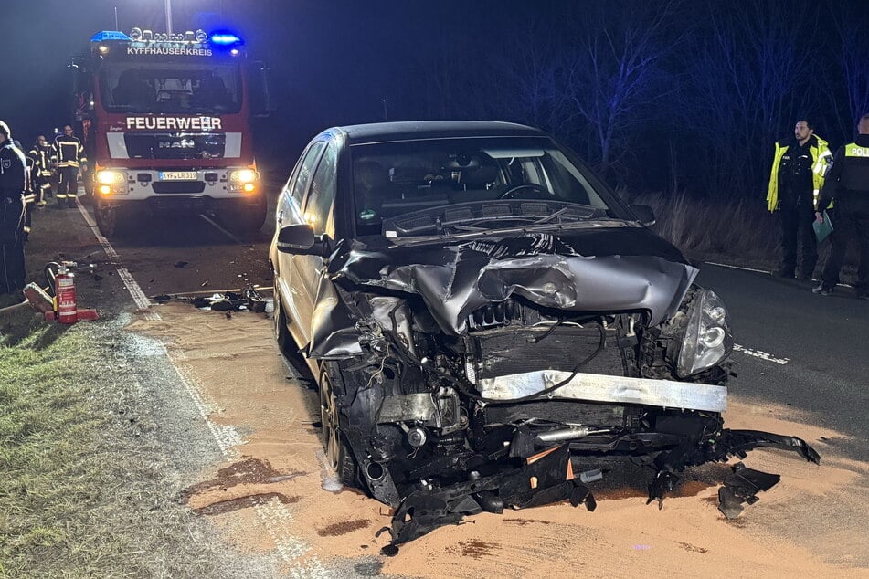 Der Mercedes wurde bei dem Unfall schwer beschädigt.