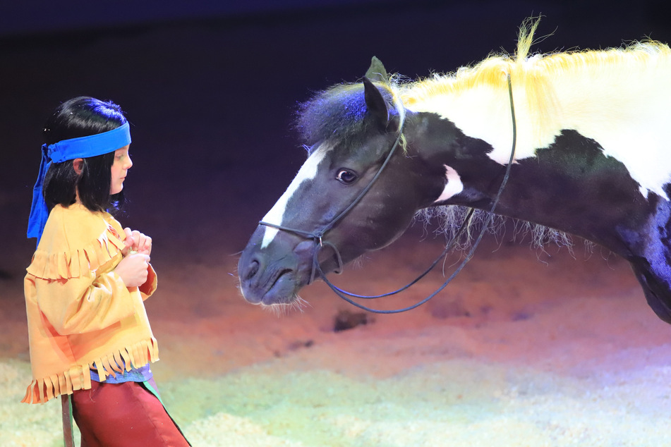 "Yakari und Kleiner Donner" gastieren am Sonntag in der GETEC-Arena als Show für die ganze Familie.