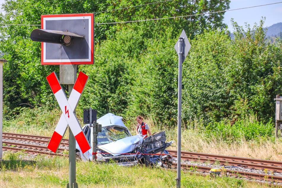 Für den Autofahrer kam jede Hilfe zu spät.