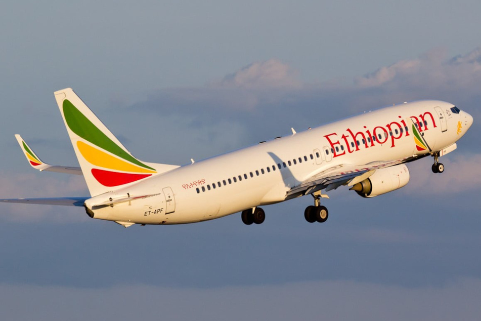 Die Piloten einer Boeing 737-800 der Ethiopian Airlines verpassten den Landeanflug, weil sie eingeschlafen waren. (Symbolbild)