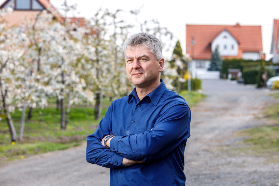 Obstbauer Udo Jentzsch (59) sieht die milden Temperaturen bislang gelassen.