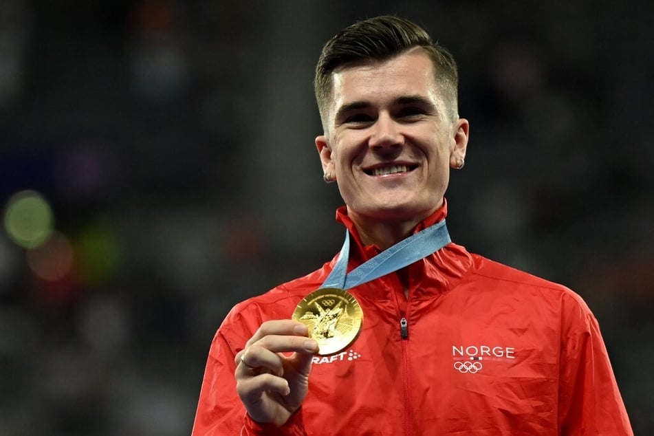 Ist das der Preis für jahrelange Trainings-Drangsalierung? Jakob Ingebrigtsen (24) gewann in Paris Gold über 5000 Meter.