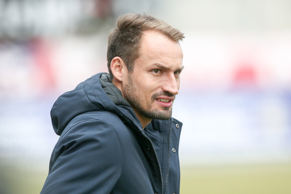FSV-Sportchef Toni Wachsmuth vermutet, dass die 3. Liga bis auf Weiteres ausgesetzt wird.