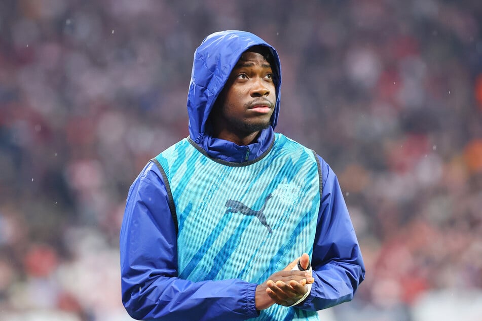 El Chadaille Bitshiabu (20) kommt aktuell nicht auf die Einsatzzeit, die er sich wünschen würde. Eine Leihe könnte Abhilfe schaffen.