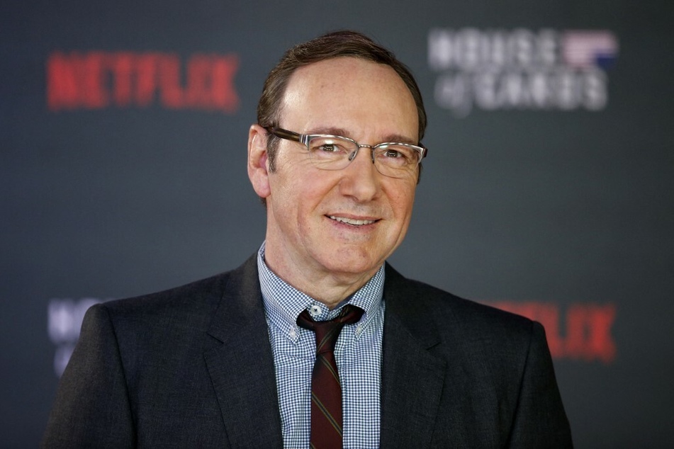 On Thursday, it was confirmed that Kevin Spacey has been charged with four counts of sexual assault against three men in London and Gloucestershire from 2005 and 2013.