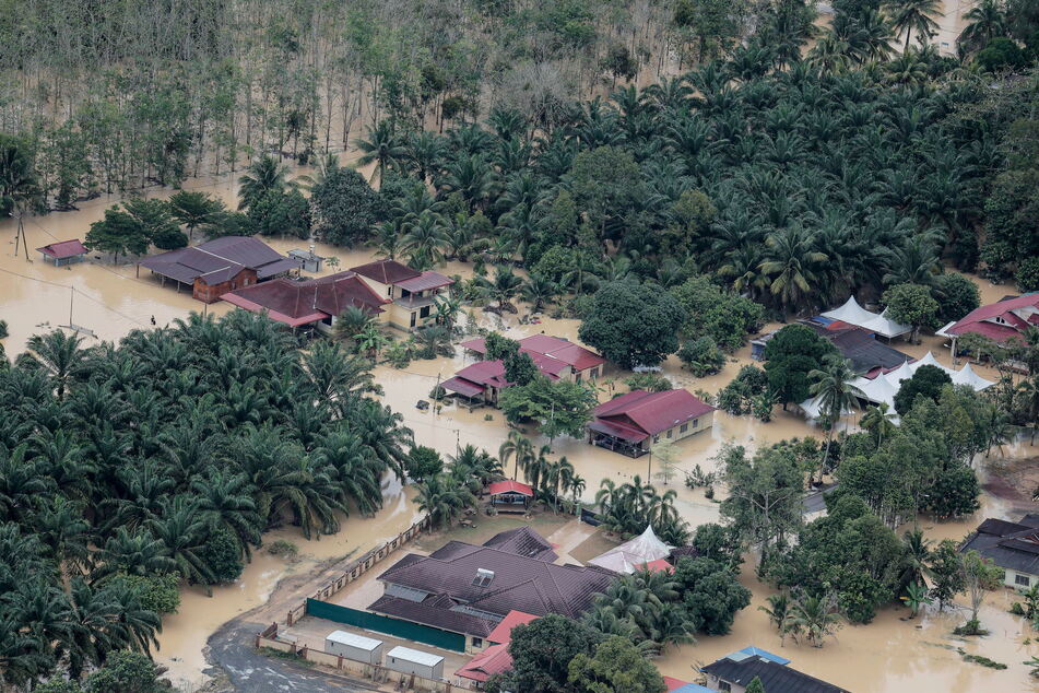 Monsun in Malaysia: Überschwemmungen treiben Zehntausende Menschen in die Flucht