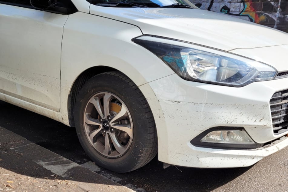 Leipzig: Starkregen hinterlässt Spuren: Elf Autos in Unterführung abgesoffen