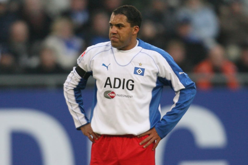 Ungewohntes Bild: Ailton (52) hat man in erster Linie im Trikot von Werder Bremen vor Augen, der einstige Stürmer-Star spielte aber auch für den HSV.