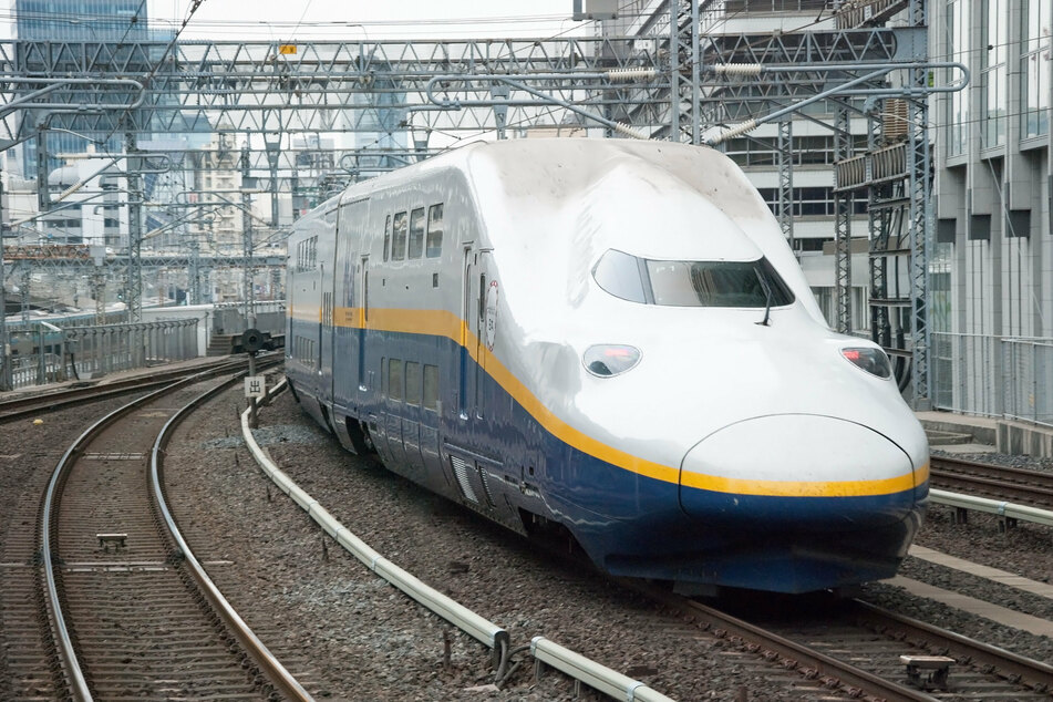 Die japanischen Züge gelten als sehr pünktlich. Ein kurioser Gerichtsfall sorgt nun für Diskussionen. (Symbolfoto)