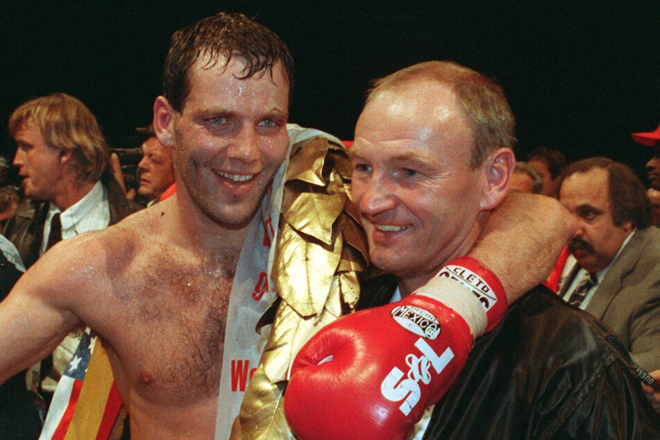 Manfred Wolke (r.) und Henry Maske (60) konnten am 20. März 1993 gemeinsam die IBF-Weltmeisterschaft erringen.