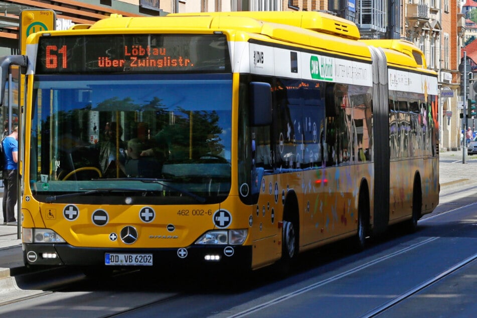 Die Frau und der Unbekannte fuhren mit dem Bus der Linie 61. (Archivbild)