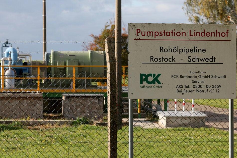 Klimaaktivisten der "Letzten Generation" sabotierten eine Pumpstation der Raffinerie PCK Schwedt und wurden zu Haftstrafen verurteilt.