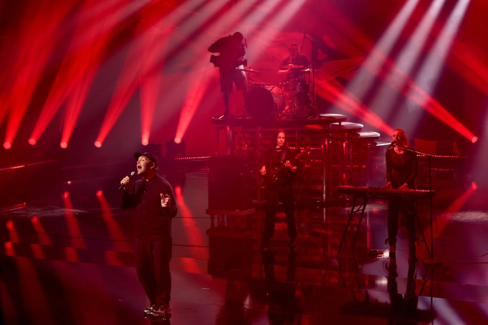 Bereits seit seinem 17. Lebensjahr macht der Sänger Musik.