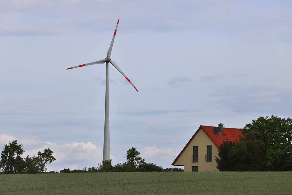 Die Bilanz fällt traurig aus: Nur drei neue Windräder wurden im Freistaat Bayern im ersten Halbjahr in Betrieb genommen. (Symbolbild)