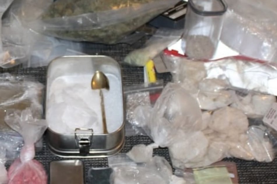 Gestohlenes Tablet entlarvt Drogenbunker: Mehrere Kilogramm sichergestellt!