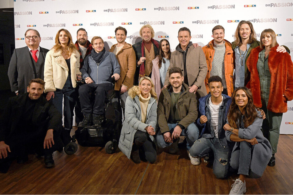 RTL will auf dem Burgplatz in der Innenstadt von Essen die Passionsgeschichte mit Sängern und Schauspielern inszenieren.