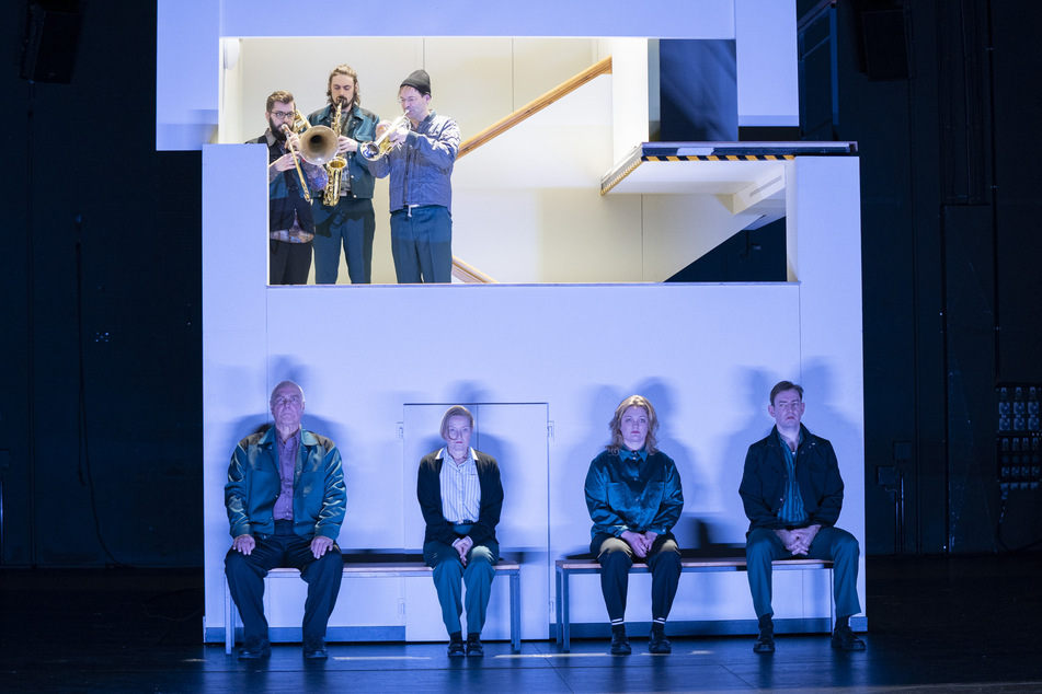Serienmorde kommen auf die Bühne: Das Theaterkollektiv "werkgruppe2" probt am Staatstheater das Stück "Überleben".