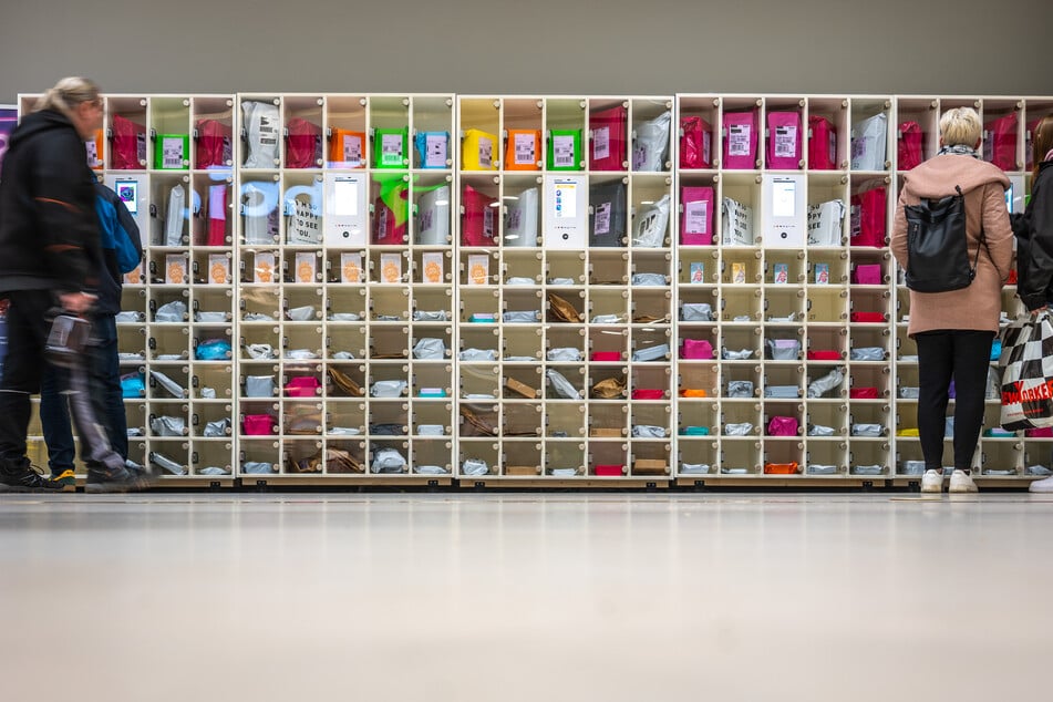 Die Secret-Box-Automaten sind ein echter Blickfang und unfassbar beliebt - doch Verbraucherschützer üben Kritik.