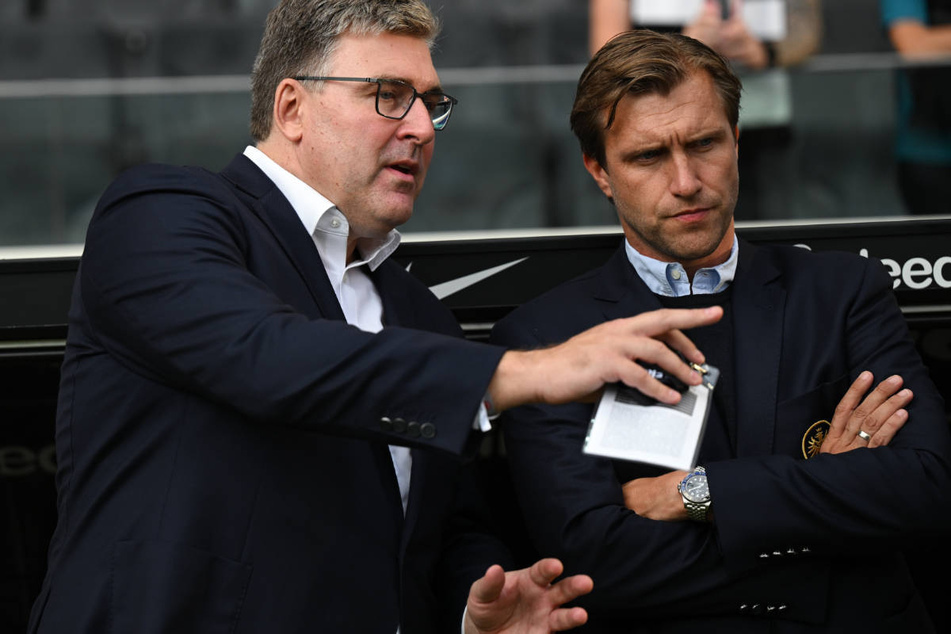 Sowohl Vorstandssprecher Axel Hellmann (52, l.) als auch Sportvorstand Markus Krösche (43) fordern ein anderes Auftreten der Eintracht-Kicker, als sie dies zuletzt gezeigt haben.