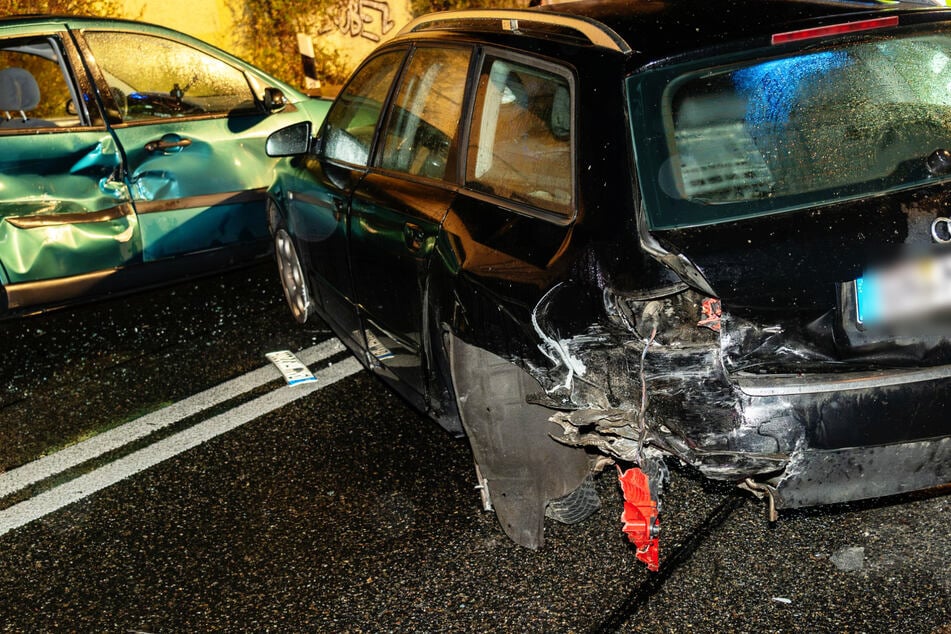 Unfall A66: Drei Autos krachen auf A66 ineinander: Audi-Fahrerin (43) erleidet schwere Verletzungen