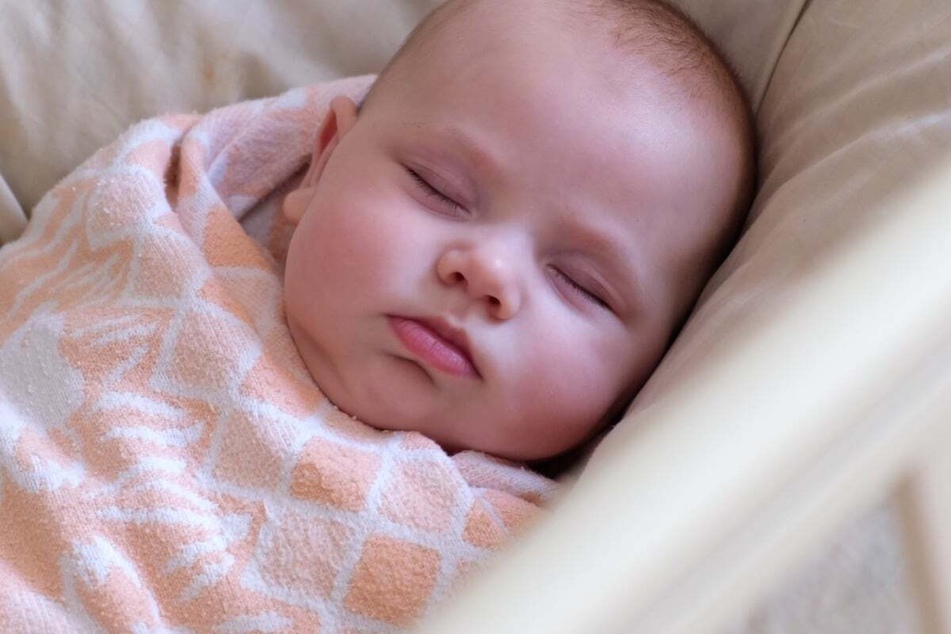 Ein Baby sollte nur zu den Ruhe- und Schlafenszeiten gepuckt werden.