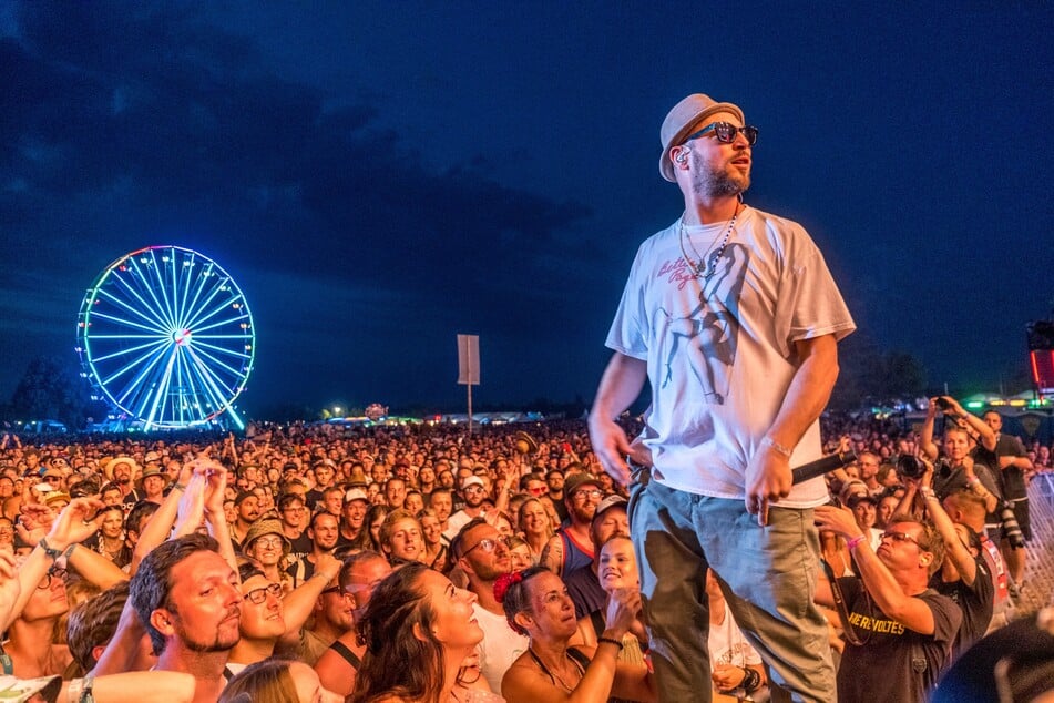 Beatsteaks-Sänger Arnim Teutoburg-Weiß (49) kam seinen Fans ganz nahe.