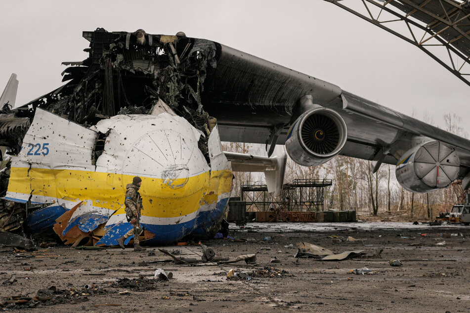 Früher das weltweit größte Fracht-Flugzeug ist nach den russischen Angriffen auf die Ukraine mittlerweile nicht mehr viel übrig von der berühmten Antonow AN-225.