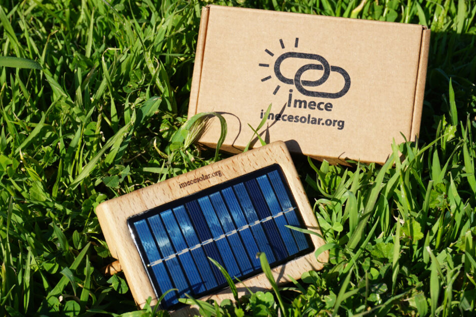 Produktfoto der Solar-Powerbank.