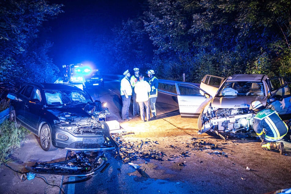 Die Unfallwagen wurden am frühen Sonntagmorgen abgeschleppt.