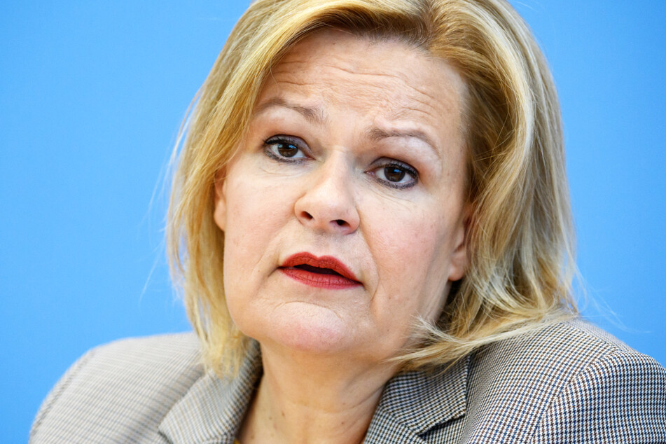 Bundesinnenministerin Nancy Faeser (51, SPD) möchte die Bürger vor gezielter Desinformation und deren Folgen schützen.