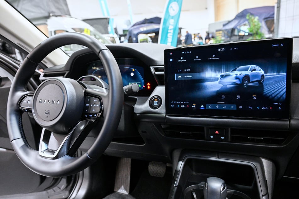 Fortschrittliche Sicherheitssysteme und nahtlose Konnektivität zählen zur Ausstattung des neuen Mazda CX-5.