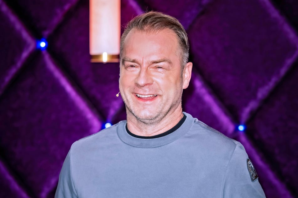 Schauspieler Hinnerk Schönemann (51) machte sich auch einen Spaß daraus, Kim Fisher (56) etwas zu veralbern.