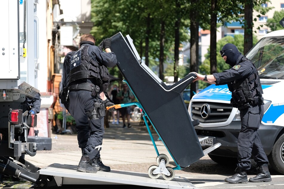 Groß-Razzia in Leipzig: Hunderte Beamte auf der Suche nach Steuer-Delikten