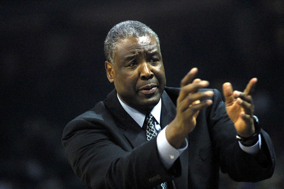 Three-time NBA champions Paul Silas, seen here coaching the Charlotte Hornets, passed away on Sunday.