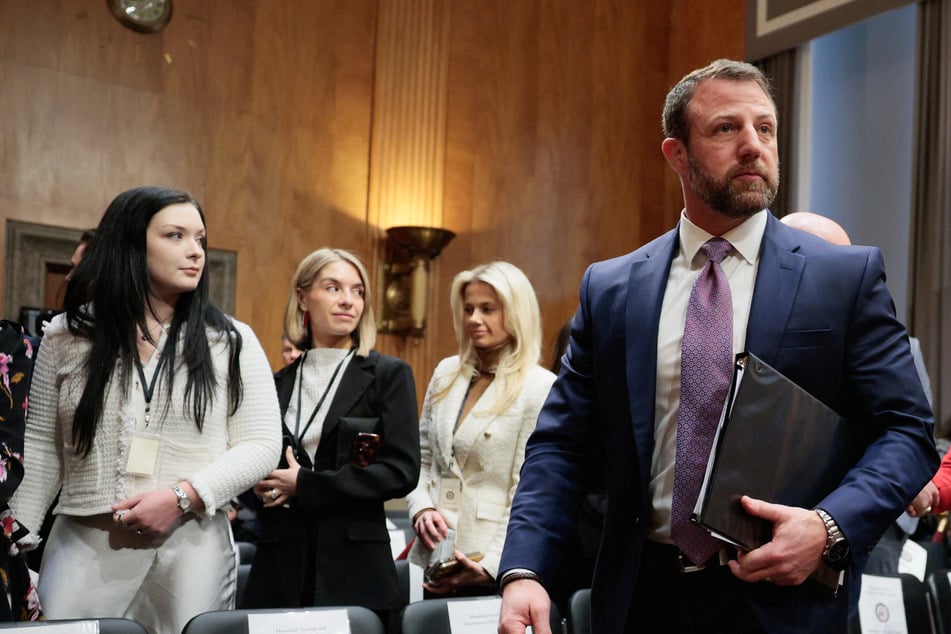 Markwayne Mullin gets Homeland Security top job after narrow Senate vote