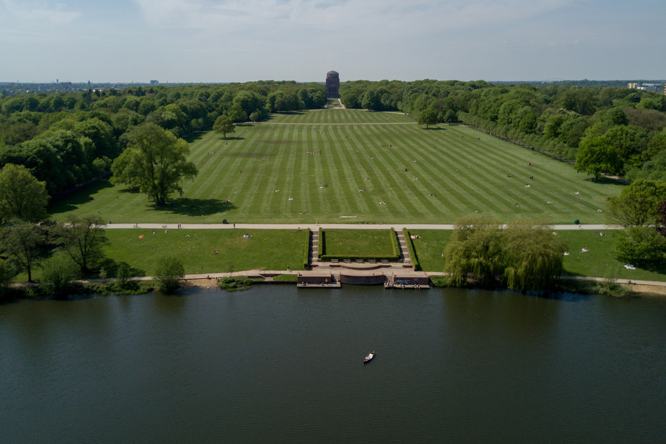 Im Hamburger Stadtpark wurde eine 15-Jährige sexuell missbraucht. (Symbolfoto)
