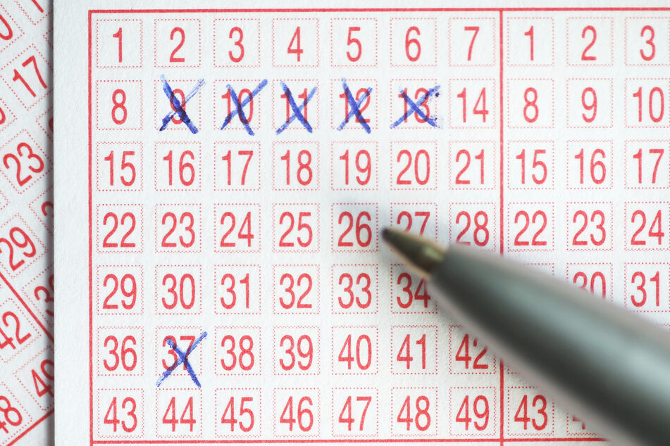Eine Lottospielerin (69) aus London hat zu oft richtig getippt. (Symbolbild)