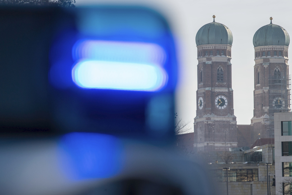 Die Münchner Verkehrspolizei ermittelt nun gegen den 45-Jährigen. (Symbolbild)