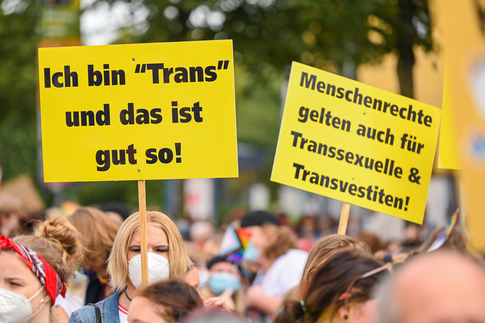 Transmenschen gehen seit Jahren vermehrt auf die Straße und kämpfen für ihre Rechte. Laut Lehmann ist das so, weil die Gesellschaft offener geworden sei.
