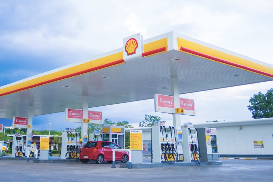 Der Überfall ereignete sich an einer Tankstelle in der Schwarenbergstraße. (Symbolbild)