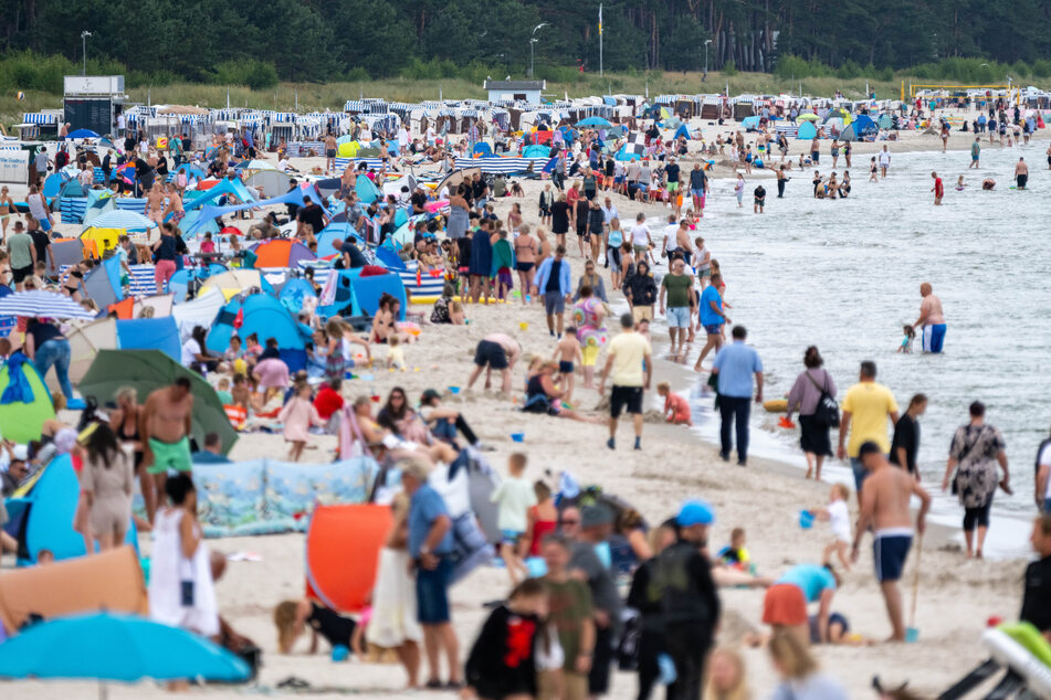 Am Nordstrand von Putgarten auf Rügen ist ein Badegast (†64) gestorben. (Symbolbild)