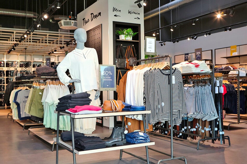 In diesem Outlet gibt's Markenmode gerade super günstig